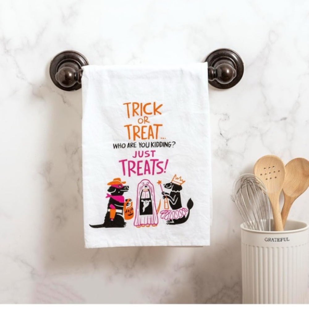 Primitives by Kathy Halloween Trick or Treat Kitchen Towel, NWT